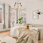 Live In Historic Building - View To Bryggen Μπέργκεν